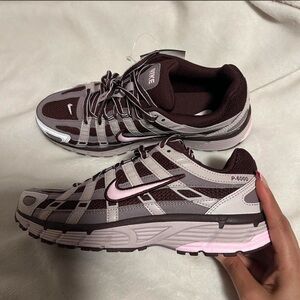Nike Pastel Baby Pink & Burgundy Sneakers 🩷 🤎 !! Nike P-6e000 Women’s size 9